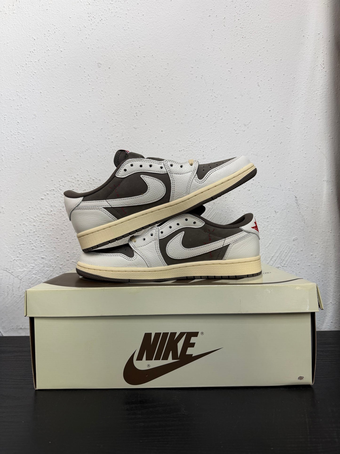 JORDAN 1 LOW TRAVIS SCOTT REVERSE MOCHA