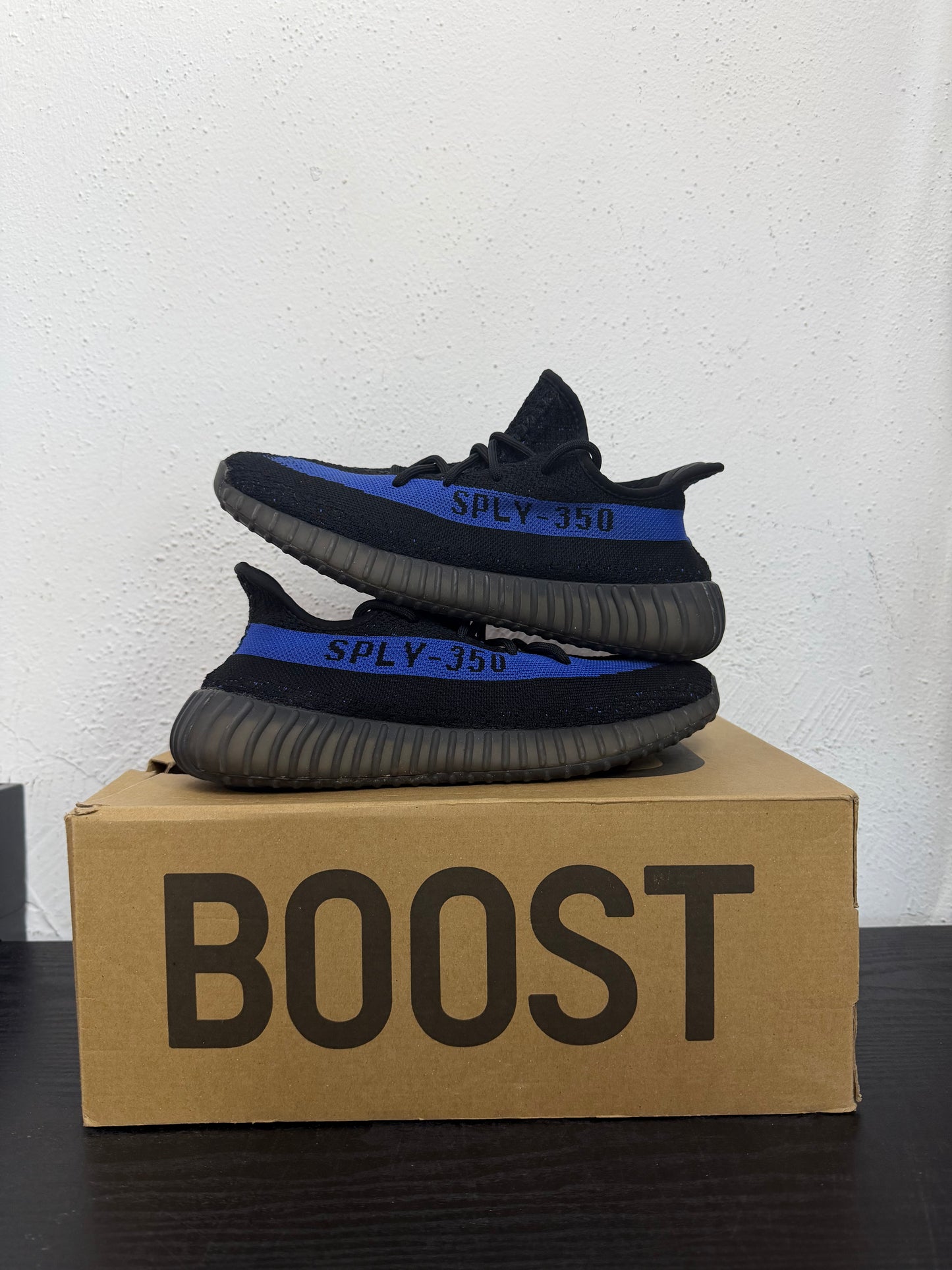 YEEZY 350 DAZZLING BLUE (USED)
