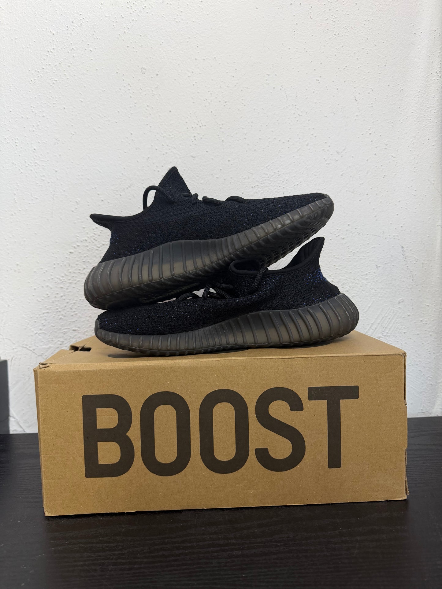 YEEZY 350 DAZZLING BLUE (USED)