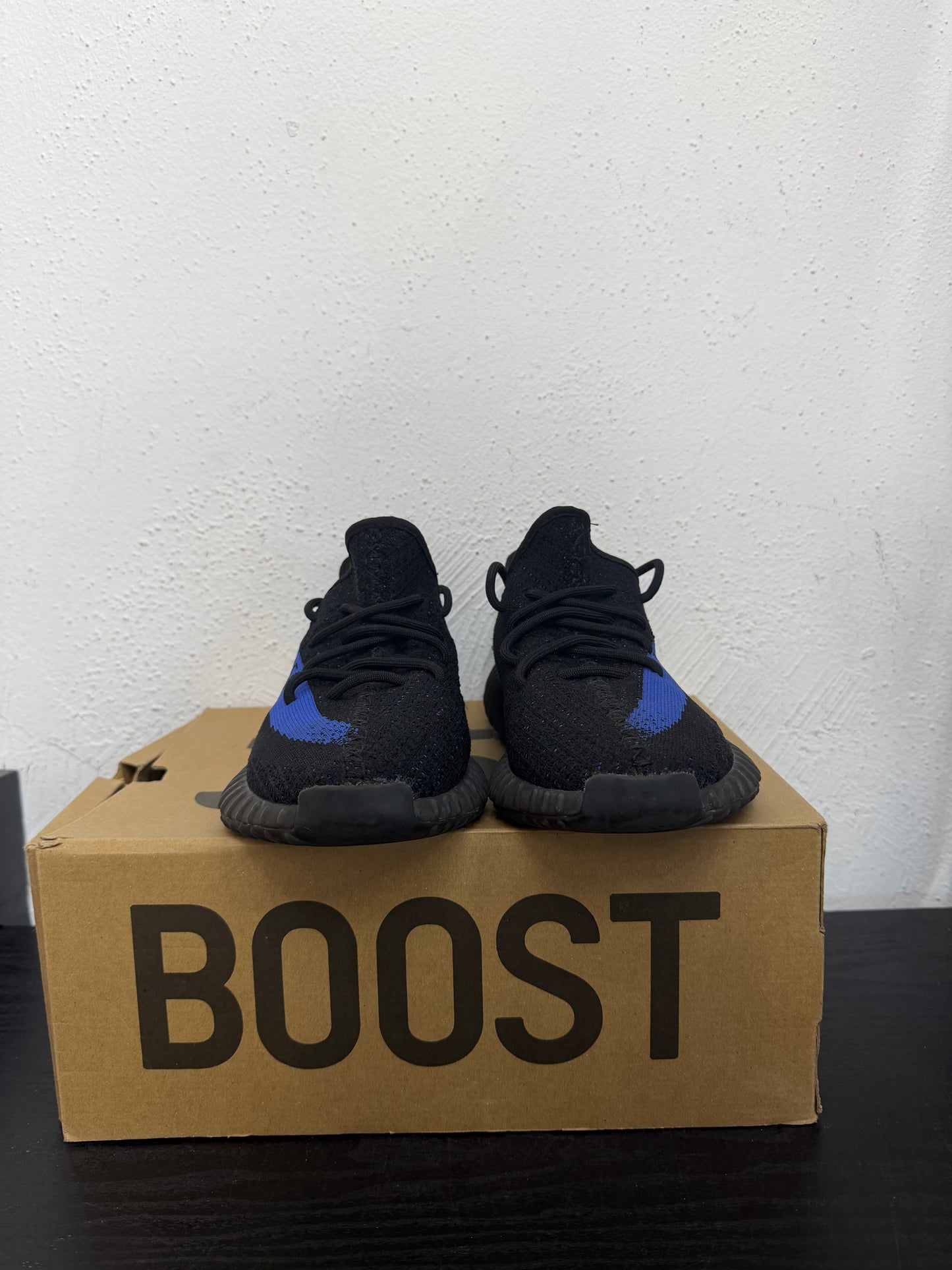 YEEZY 350 DAZZLING BLUE (USED)