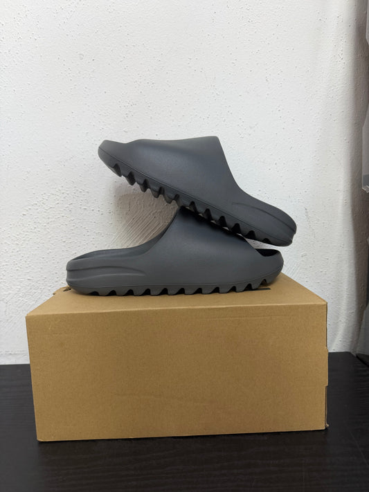 YEEZY SLIDE SLATE GREY