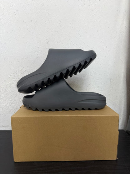 YEEZY SLIDE SLATE GREY