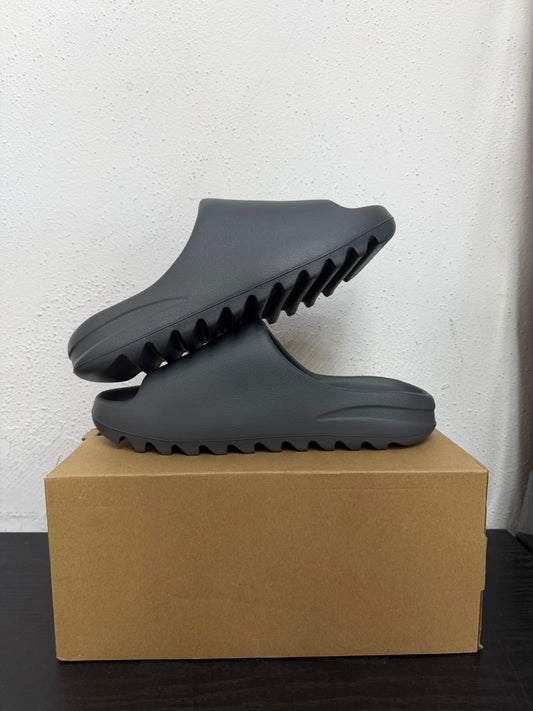 YEEZY SLIDE SLATE GREY
