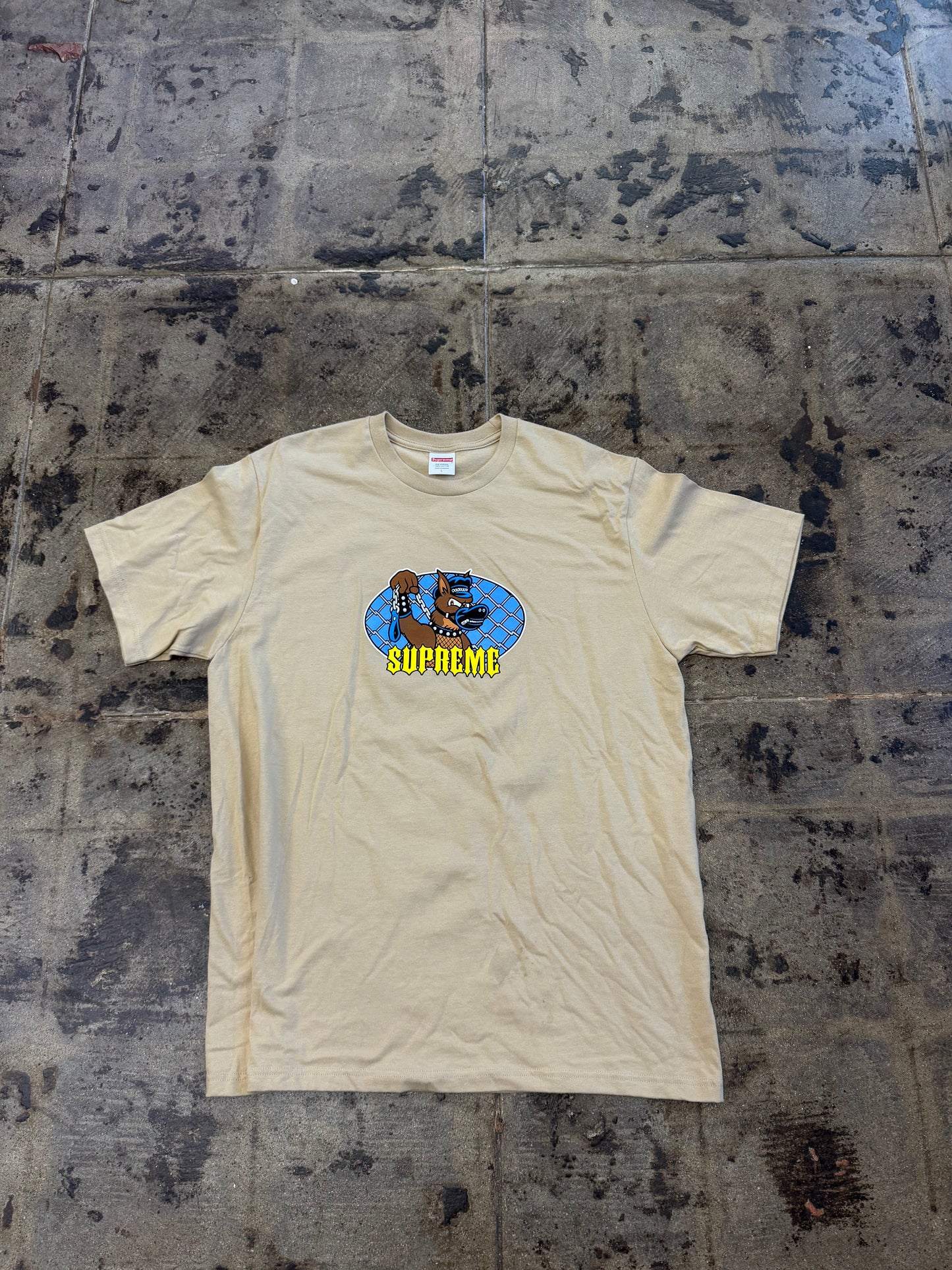 SUPREME KHAKI LEASH TEE