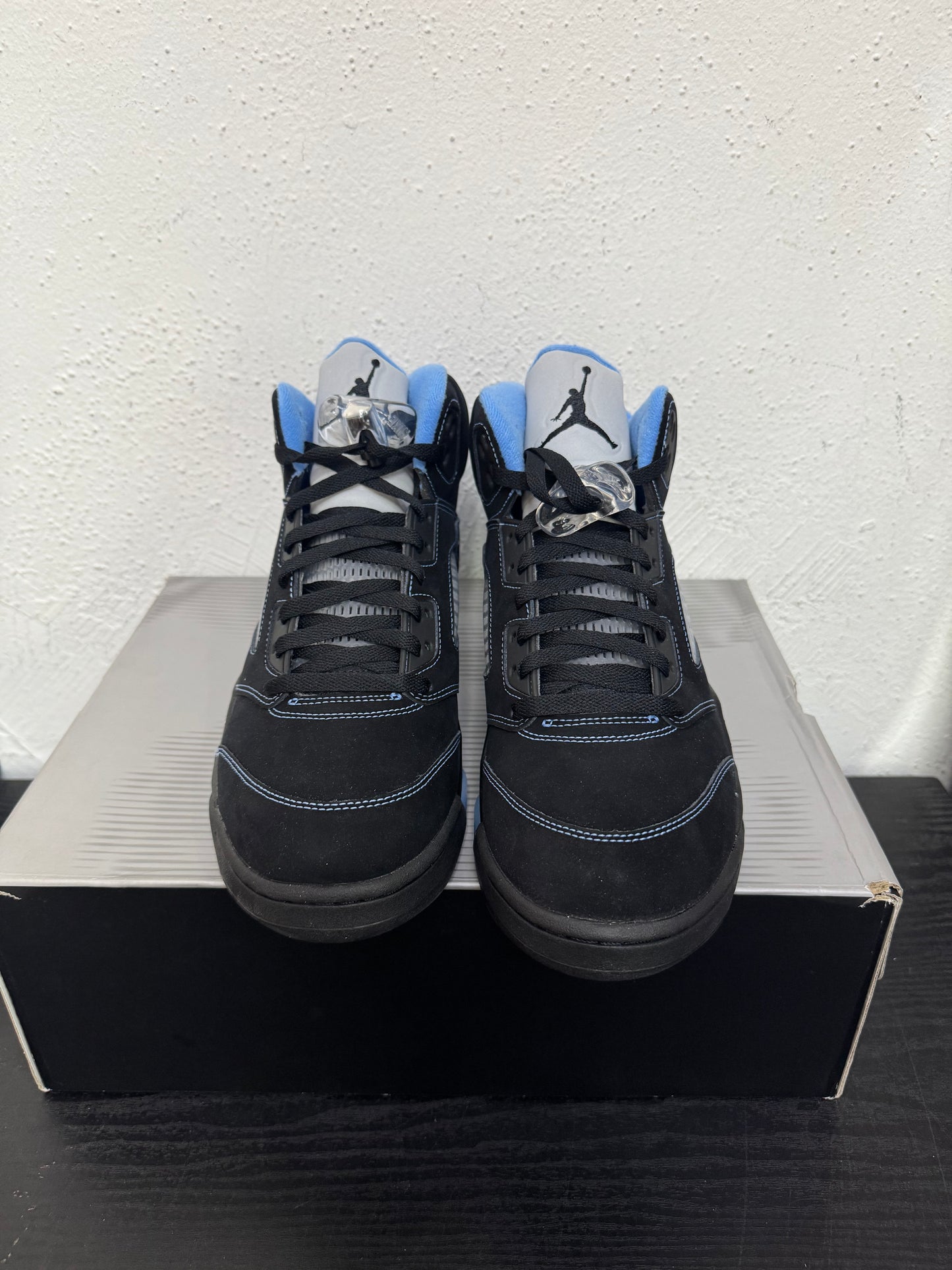 JORDAN 5 BLACK UNIVERSITY BLUE