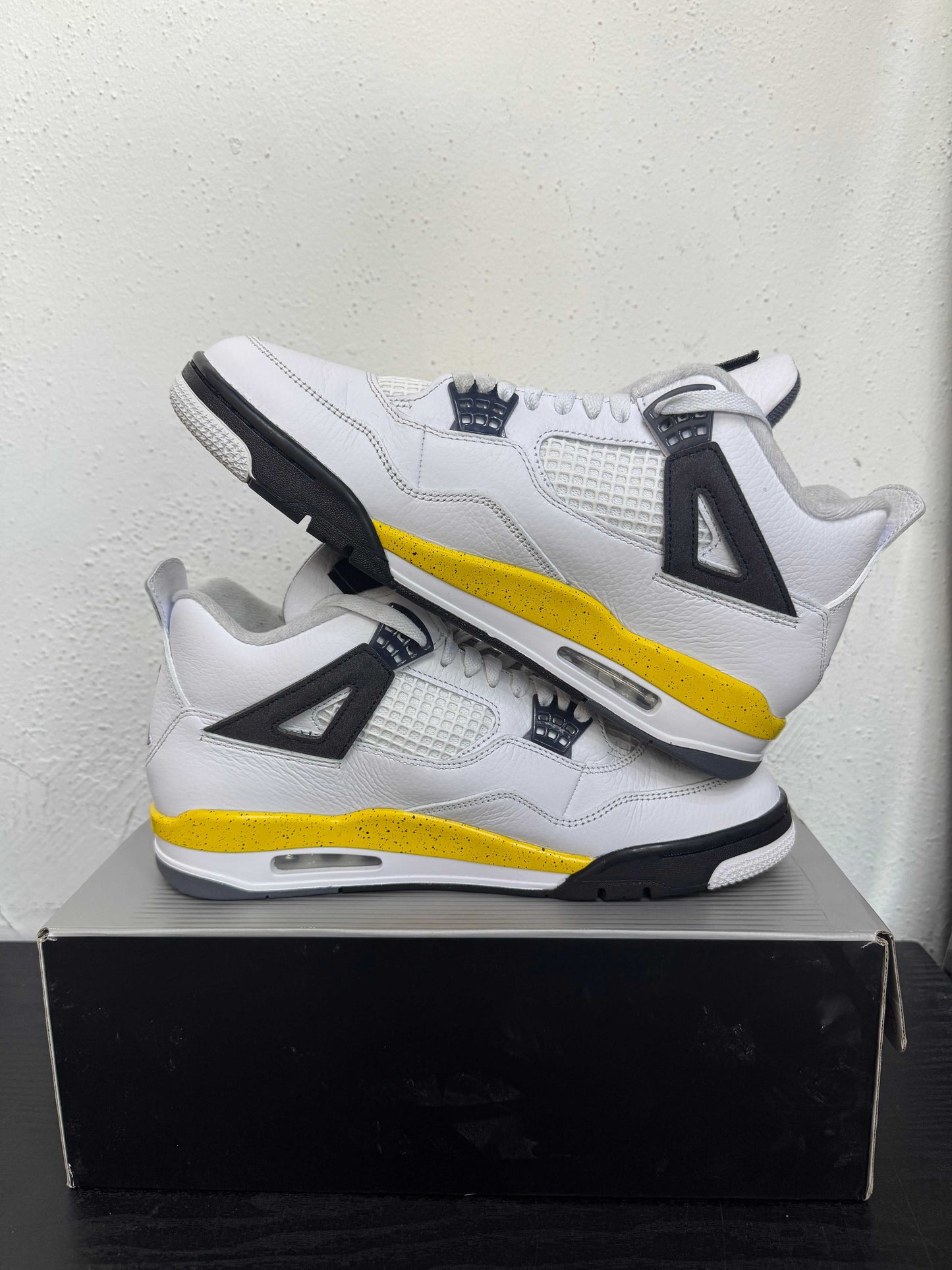JORDAN 4 RARE AIR TOUR YELLOW (USED)