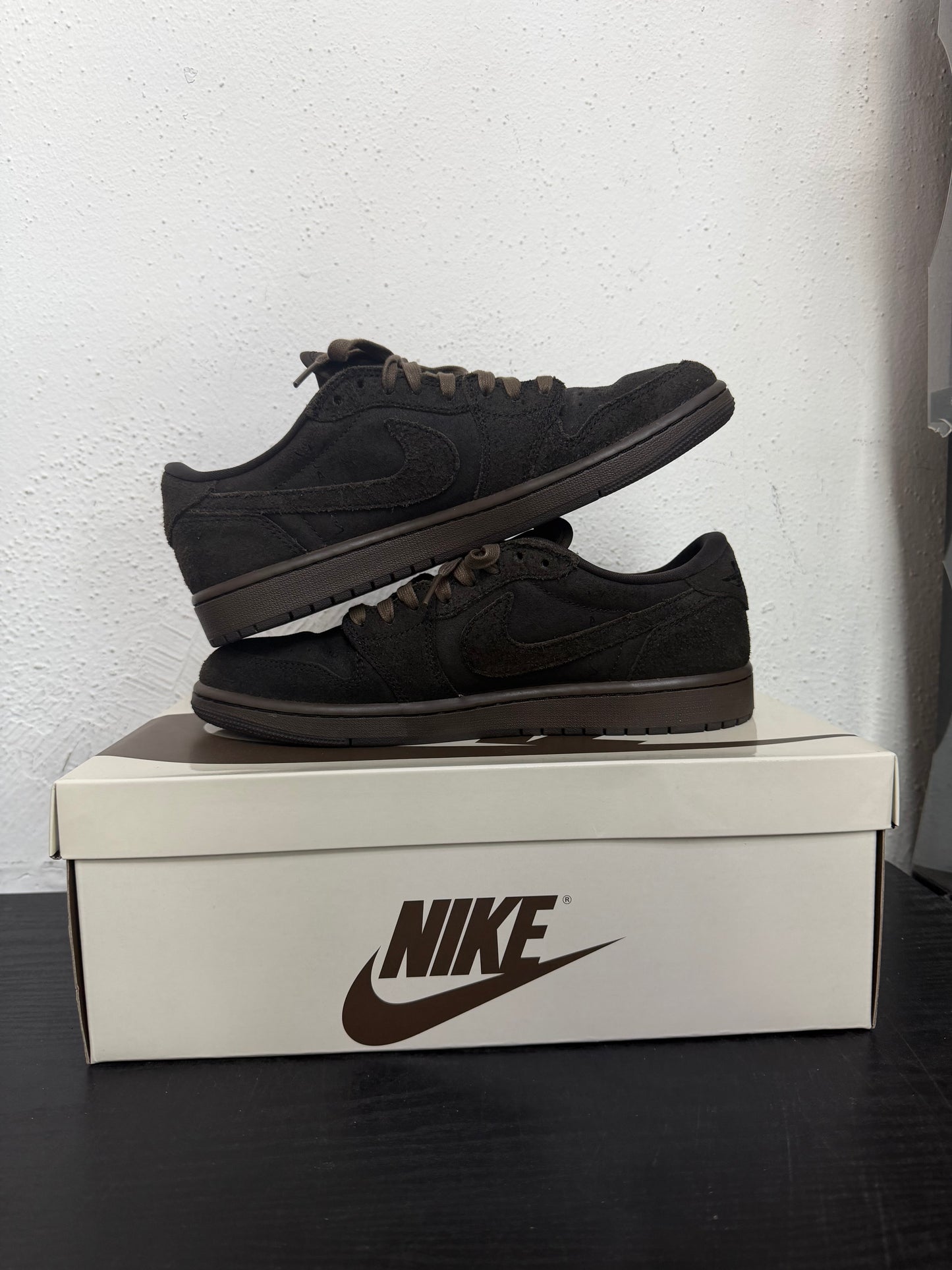JORDAN 1 LOW TRAVIS SCOTT VELVET BROWN (USED)