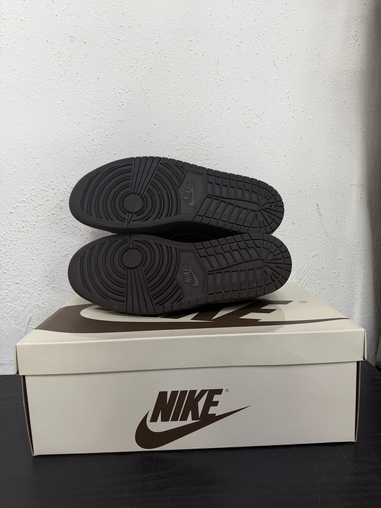JORDAN 1 LOW TRAVIS SCOTT VELVET BROWN (USED)