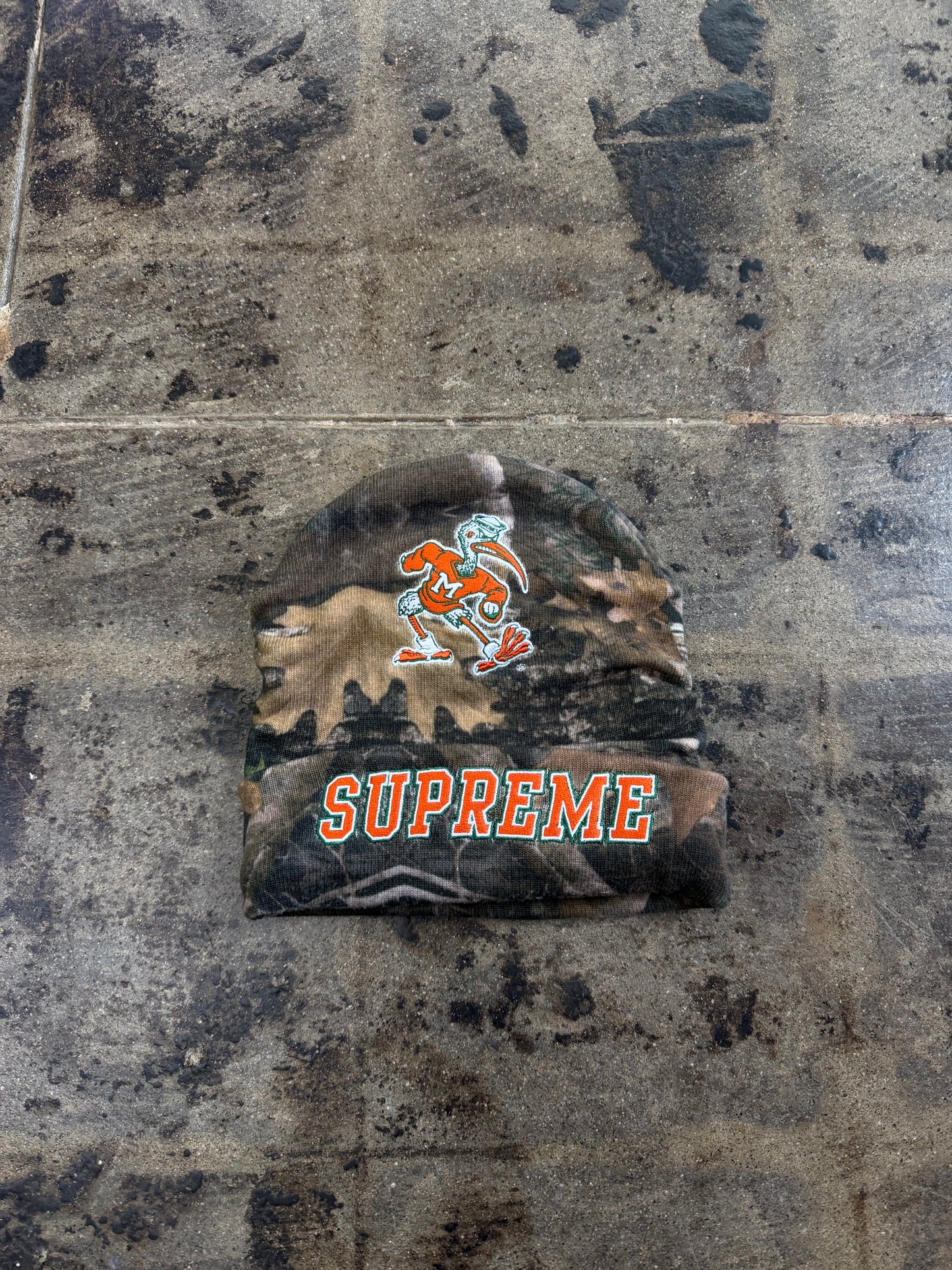 SUPREME MITCHELL&NESS NCAA CAMO BEANIE (USED)