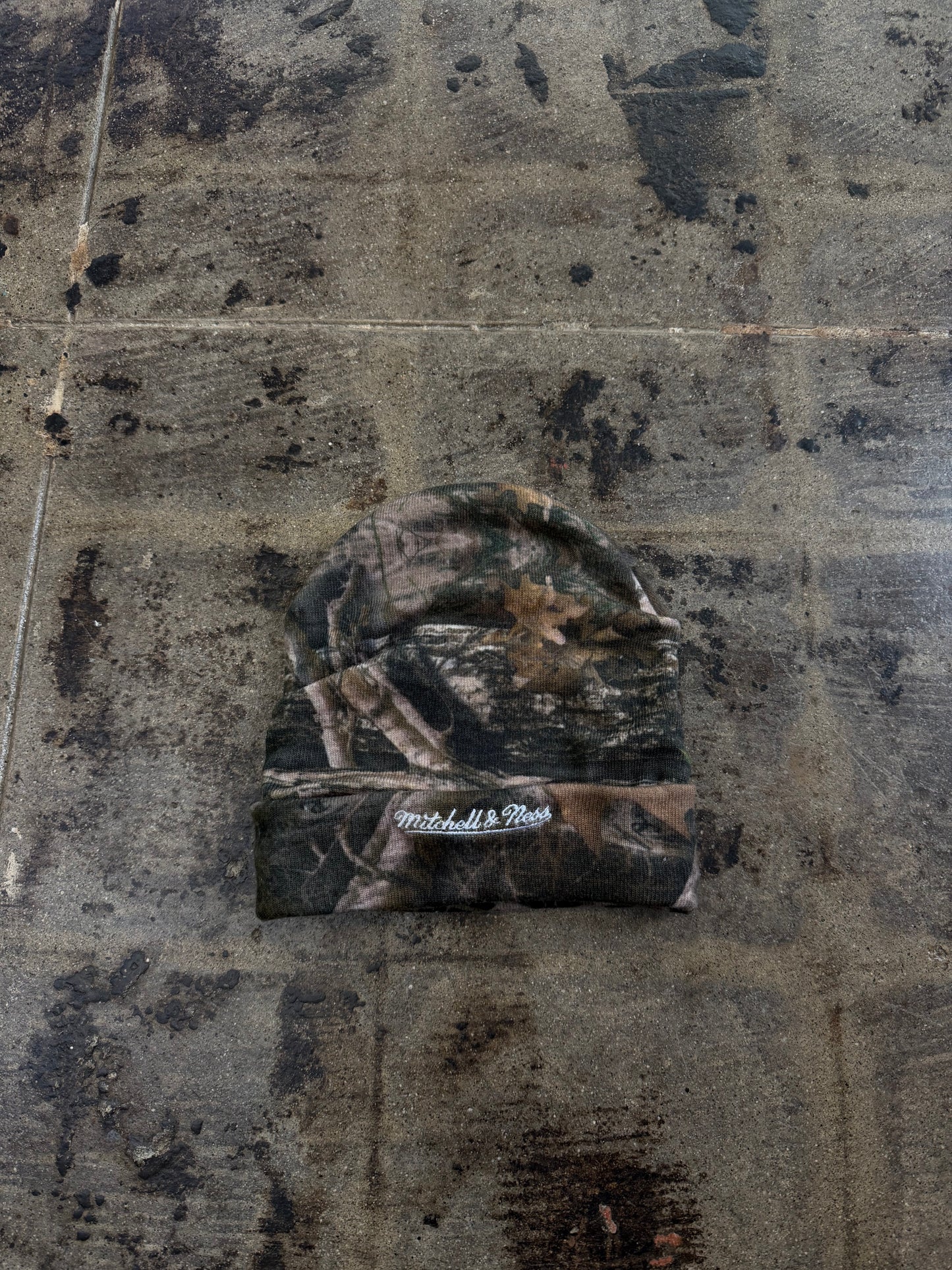 SUPREME MITCHELL&NESS NCAA CAMO BEANIE (USED)