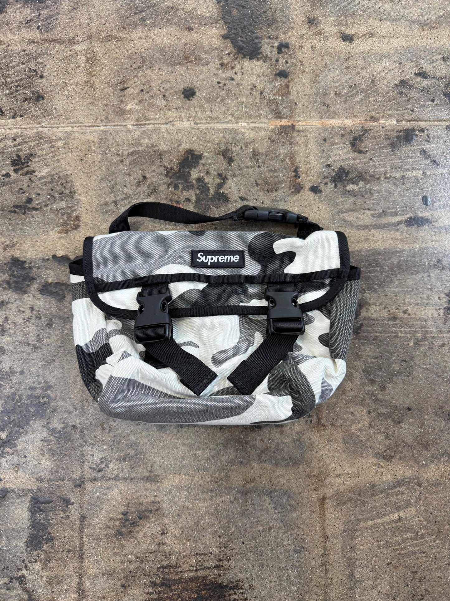 SUPREME MINI MESSENGER SNOW CAMO BAG