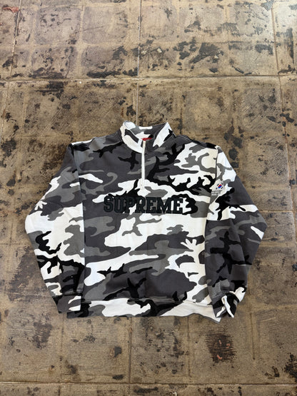 SUPREME SEOUL SHOP FLAG SNOW CAMO HALF ZIP (USED)