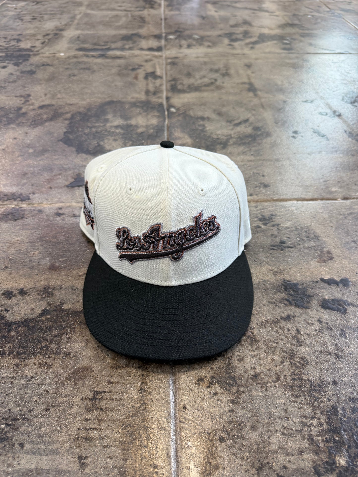LOS ANGELES CREAM/BROWN FITTED HAT (USED)