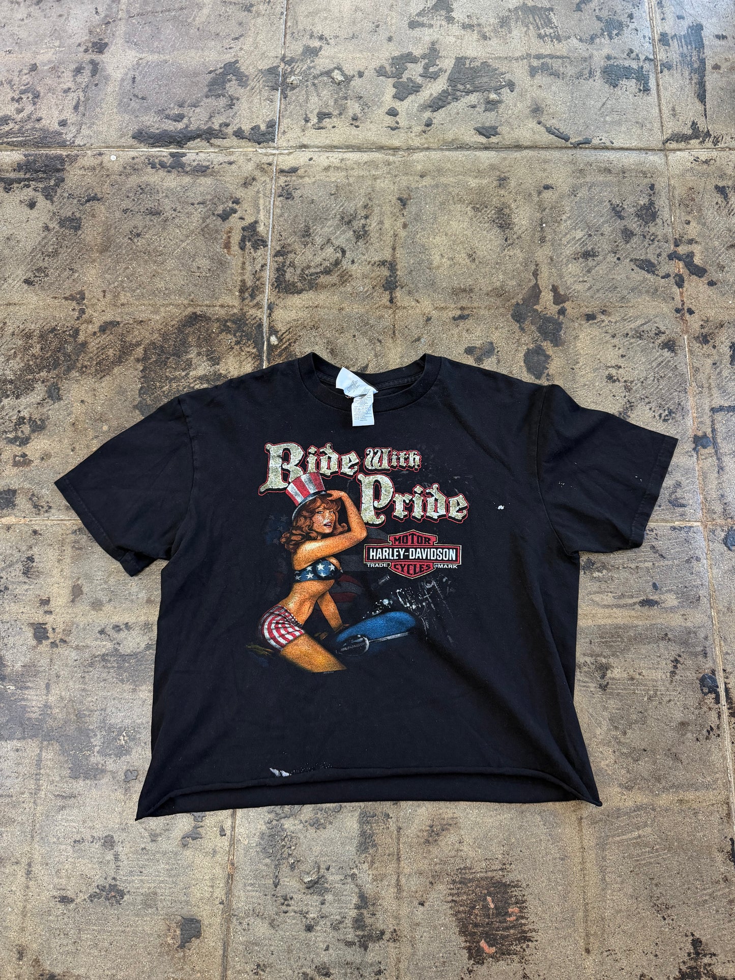 HARLEY DAVIDSON BIKE WITH PRIDE CROPPED TEE