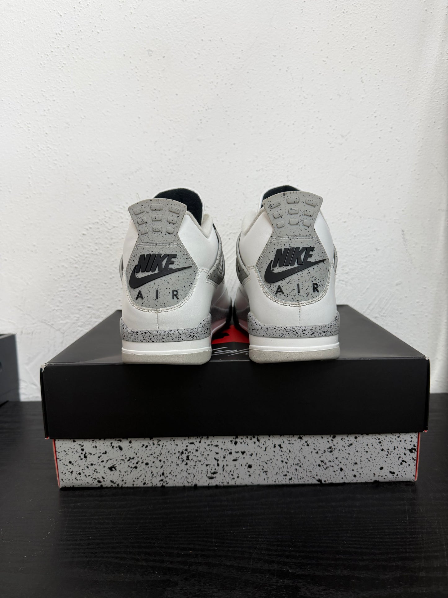 JORDAN 4 WHITE CEMENT (USED)