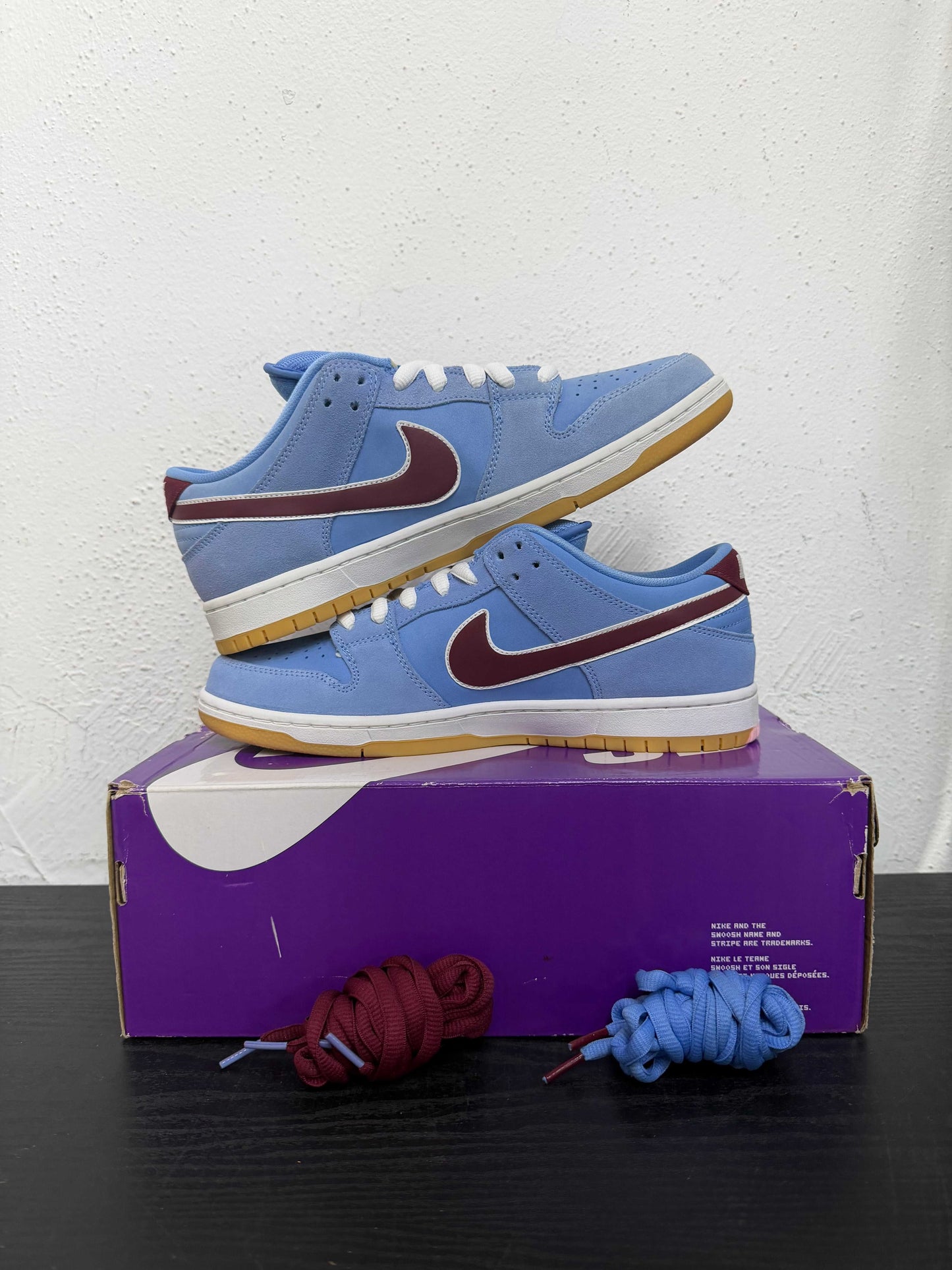 DUNK LOW SB PHILADELPHIA PHILLIES