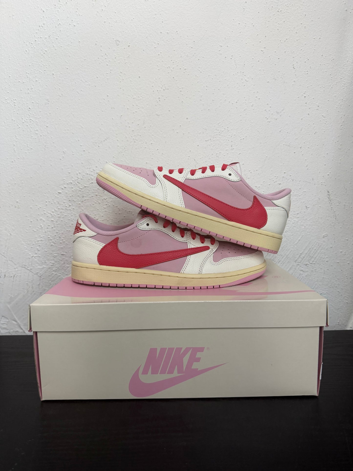JORDAN 1 LOW TRAVIS SCOTT TROPICAL PINK (USED)