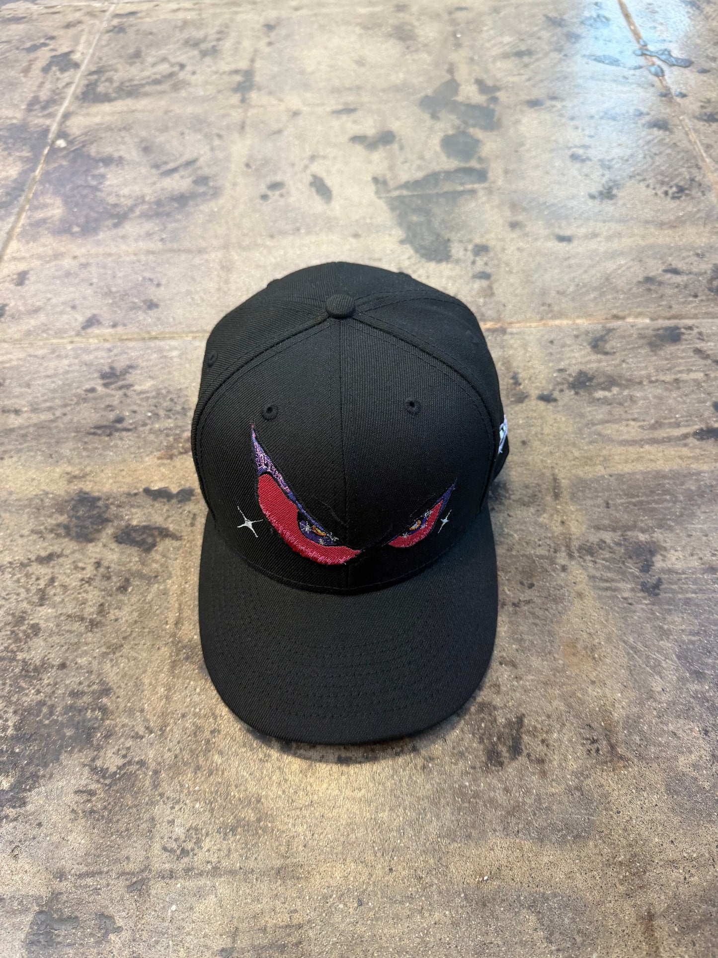 SUPREME EYES BLACK FITTED HAT (USED)