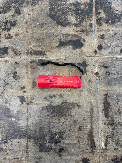 SUPREME PELICAN FLASHLGHT (USED)