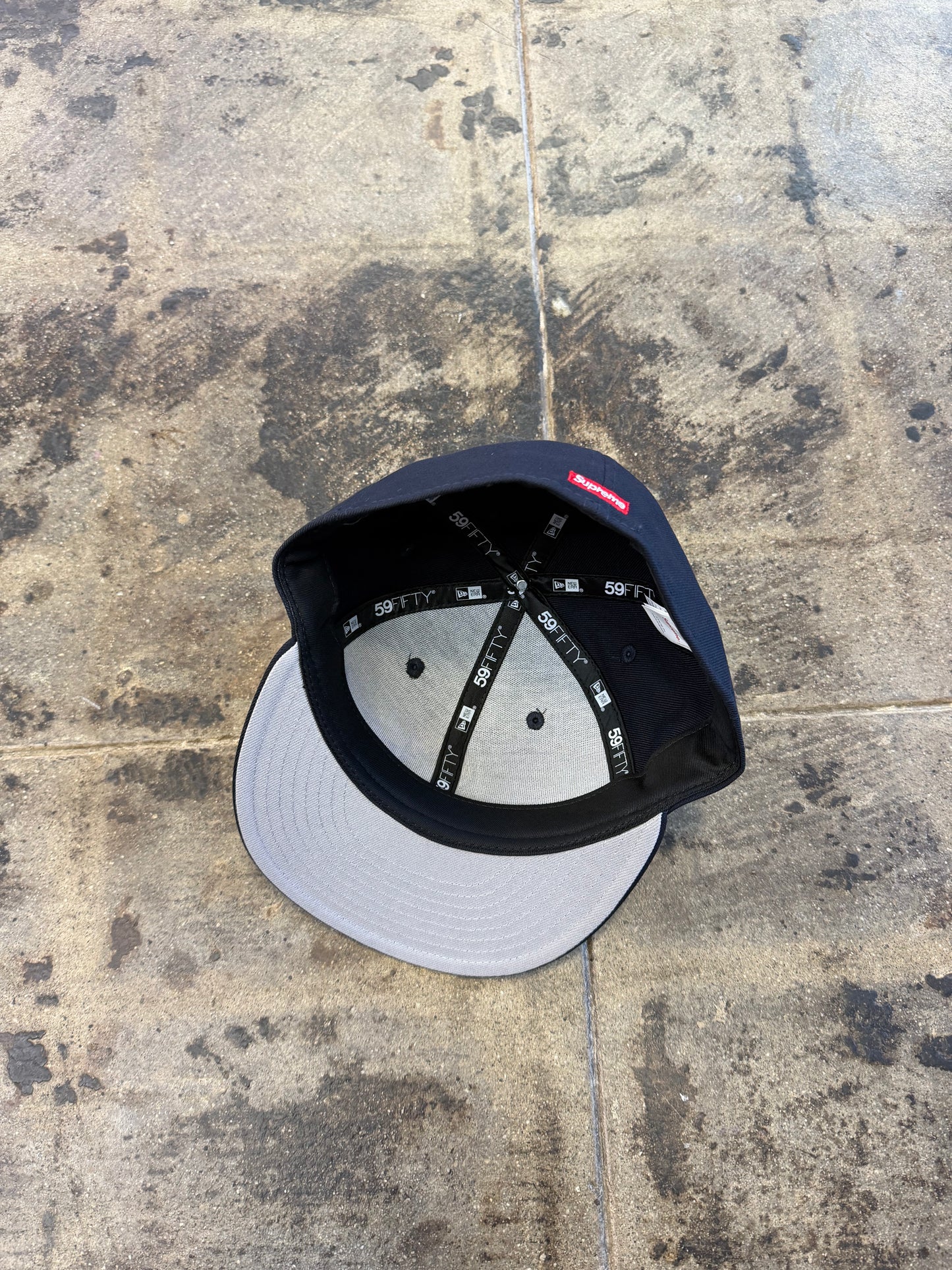SUPREME MONEY S LOGO NEW ERA NAVY HAT
