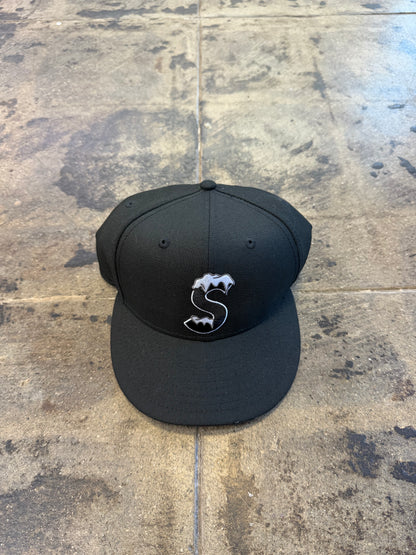 SUPREME S LOGO NEW ERA BLACK HAT (USED)