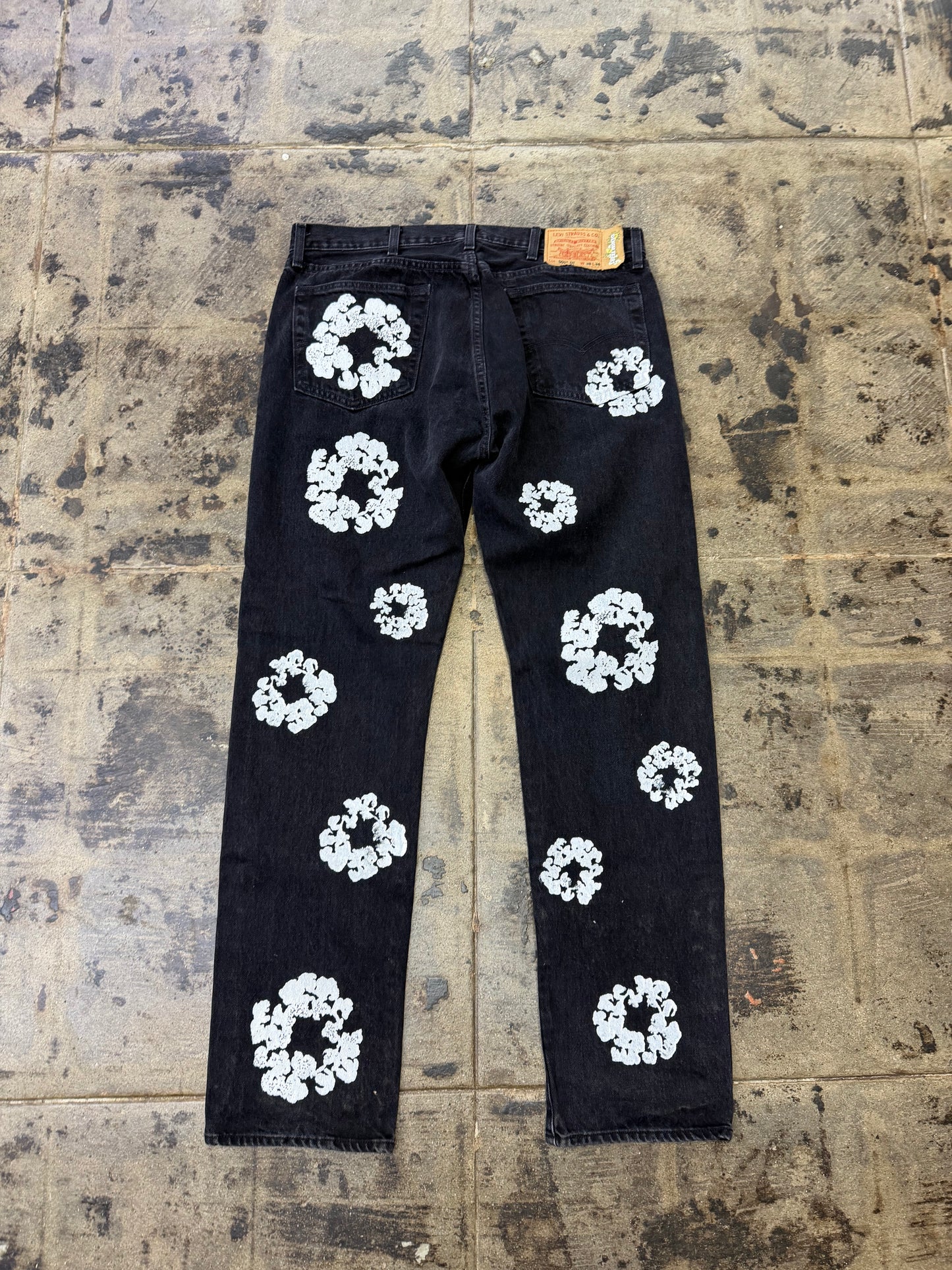 DENIM TEARS LEVI BLACK COTTON WREATH JEANS (USED)
