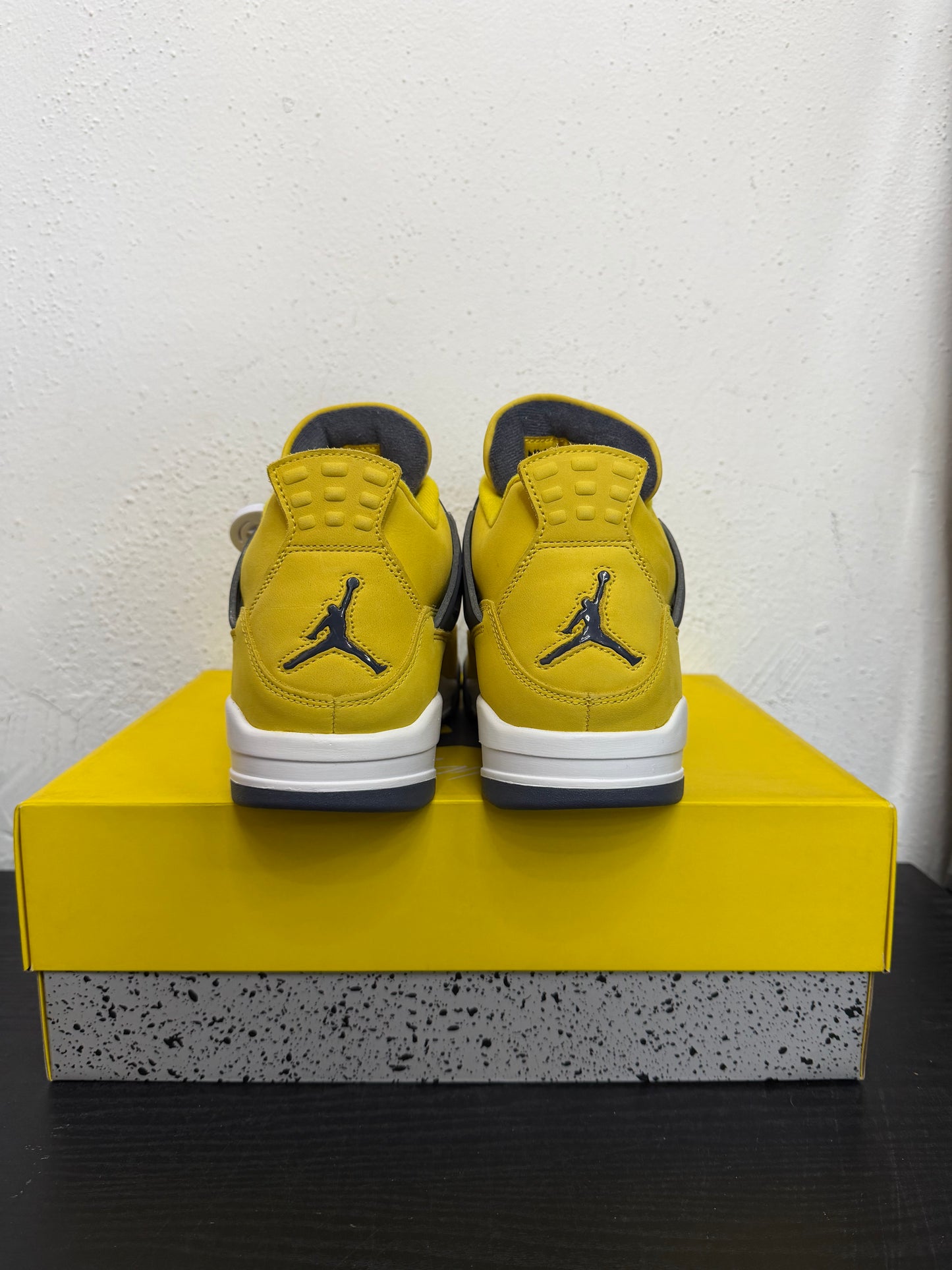 JORDAN 4 LIGHTNING