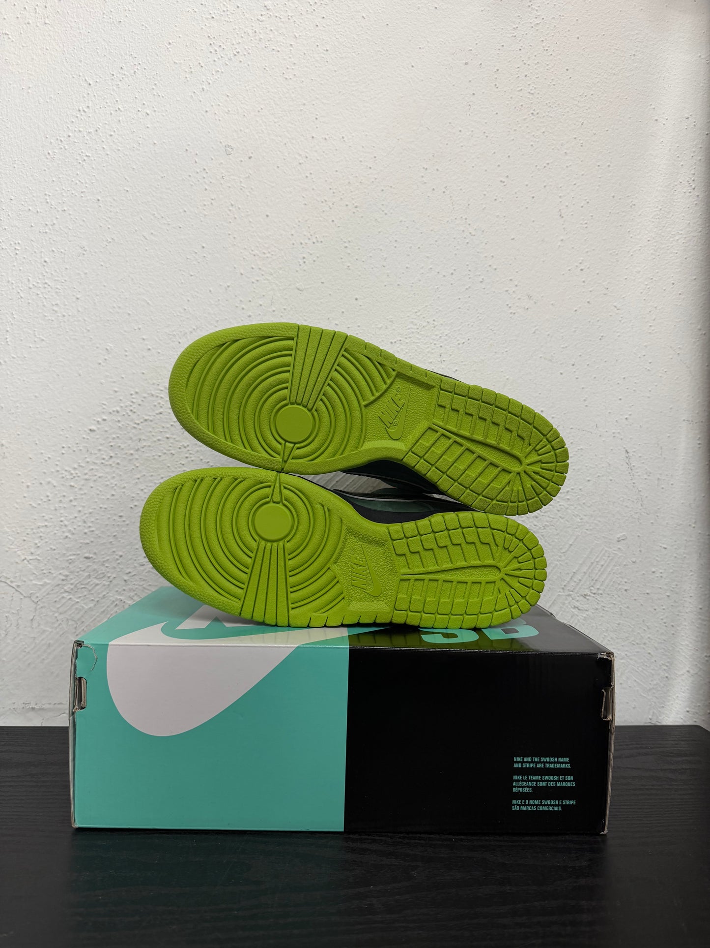 NIKE SB DUNK LOW GREEN LOBSTER (SPECIAL BOX)