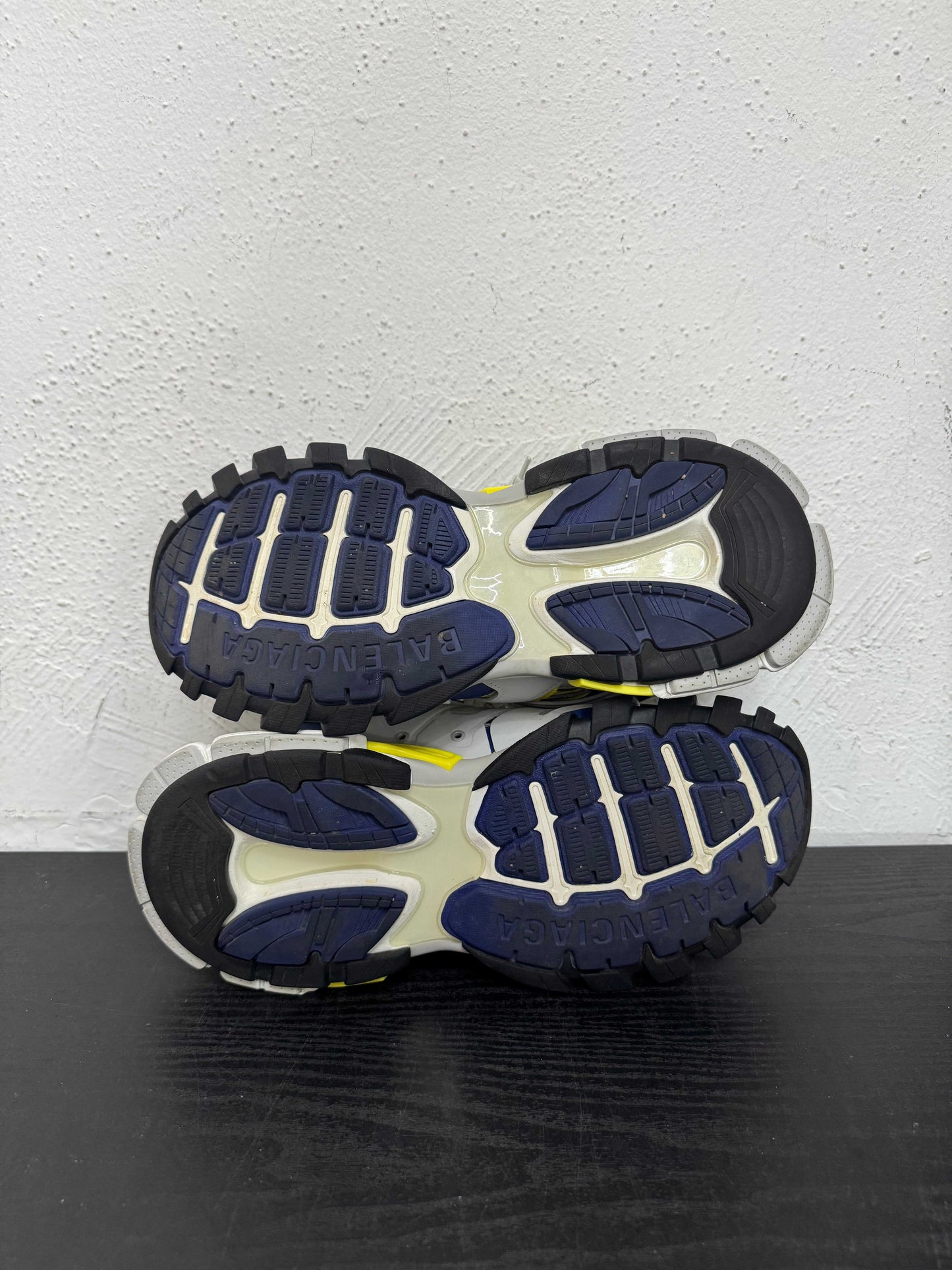 BALENCIAGA TRACK WHT/BLUE SNEAKER (USED,NB)