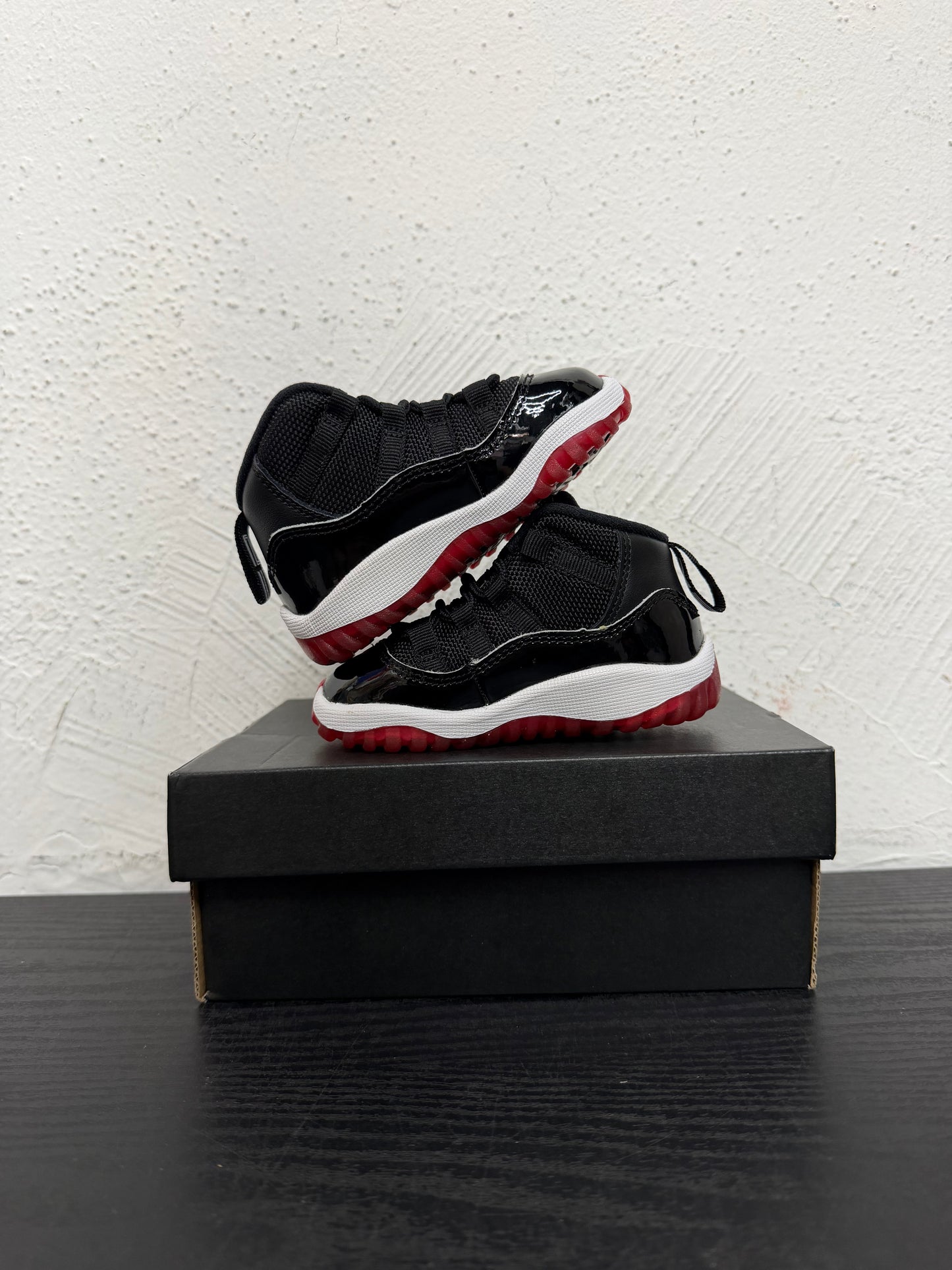 JORDAN 11 PLAYOFF BREDS (2019) (TD)