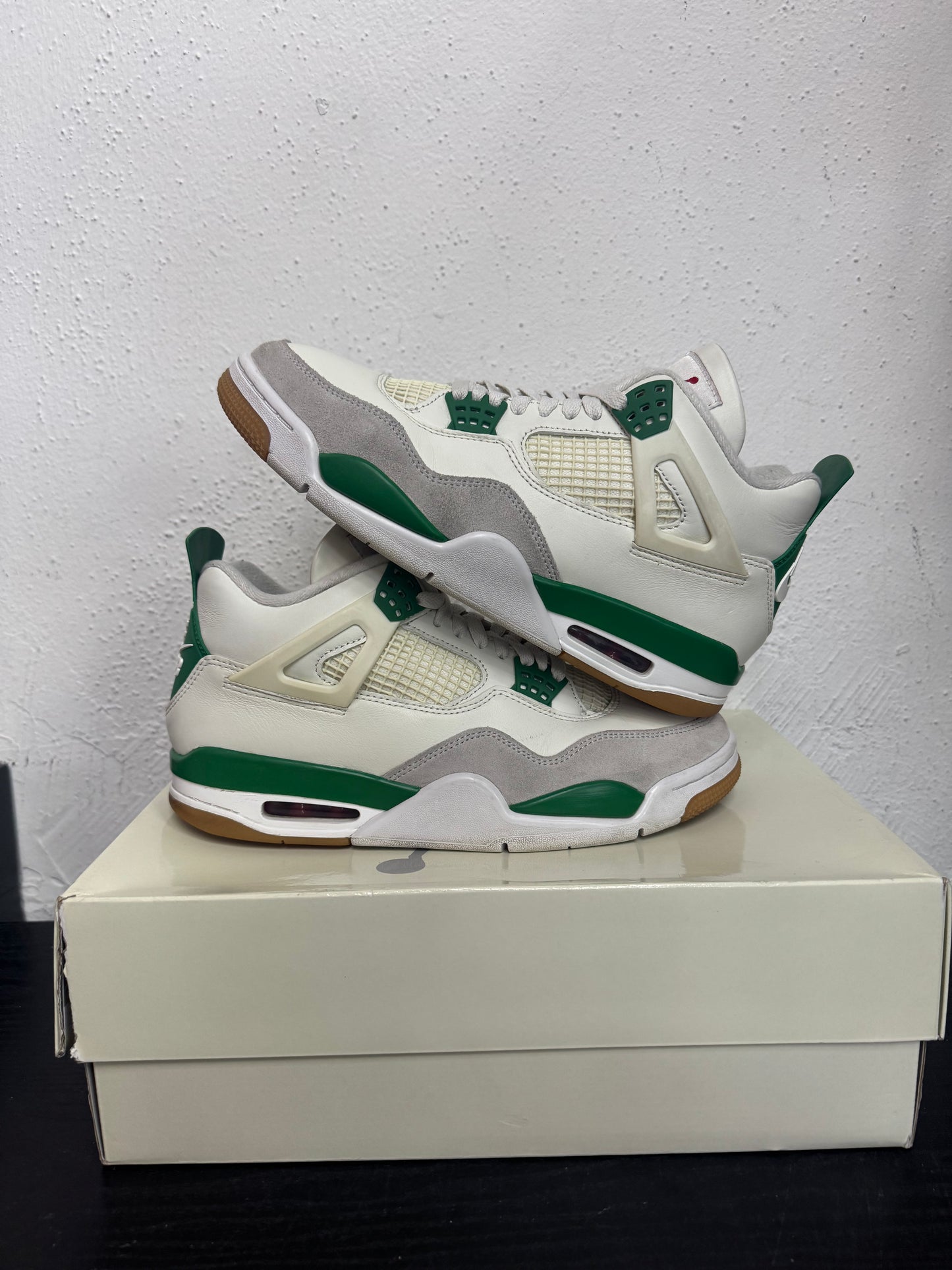 JORDAN 4 SB PINE GREEN (USED)