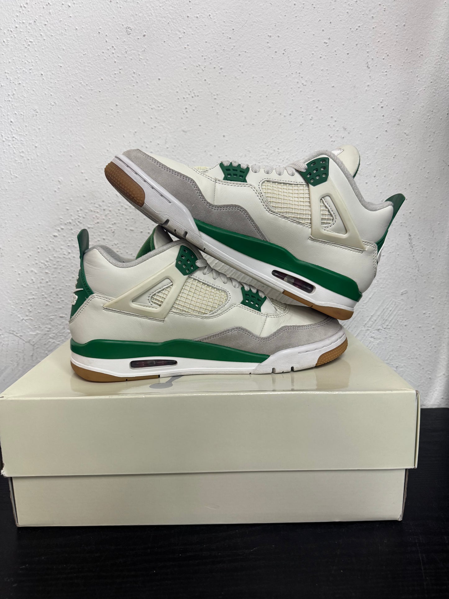 JORDAN 4 SB PINE GREEN (USED)