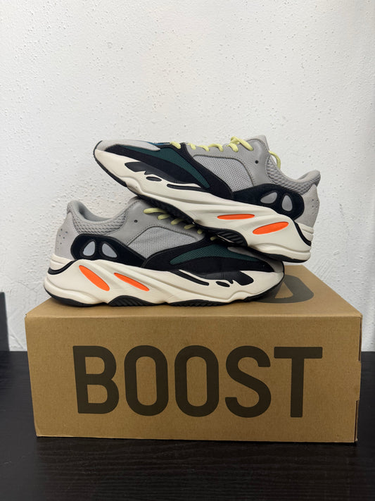 YEEZY 700 WAVE RUNNER (USED)