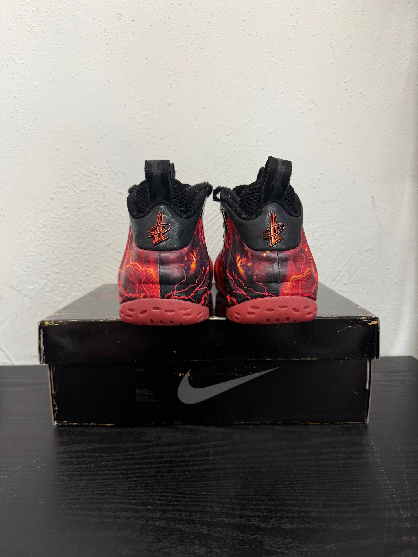 NIKE AIR FOAMPOSITE STRANGER THINGS