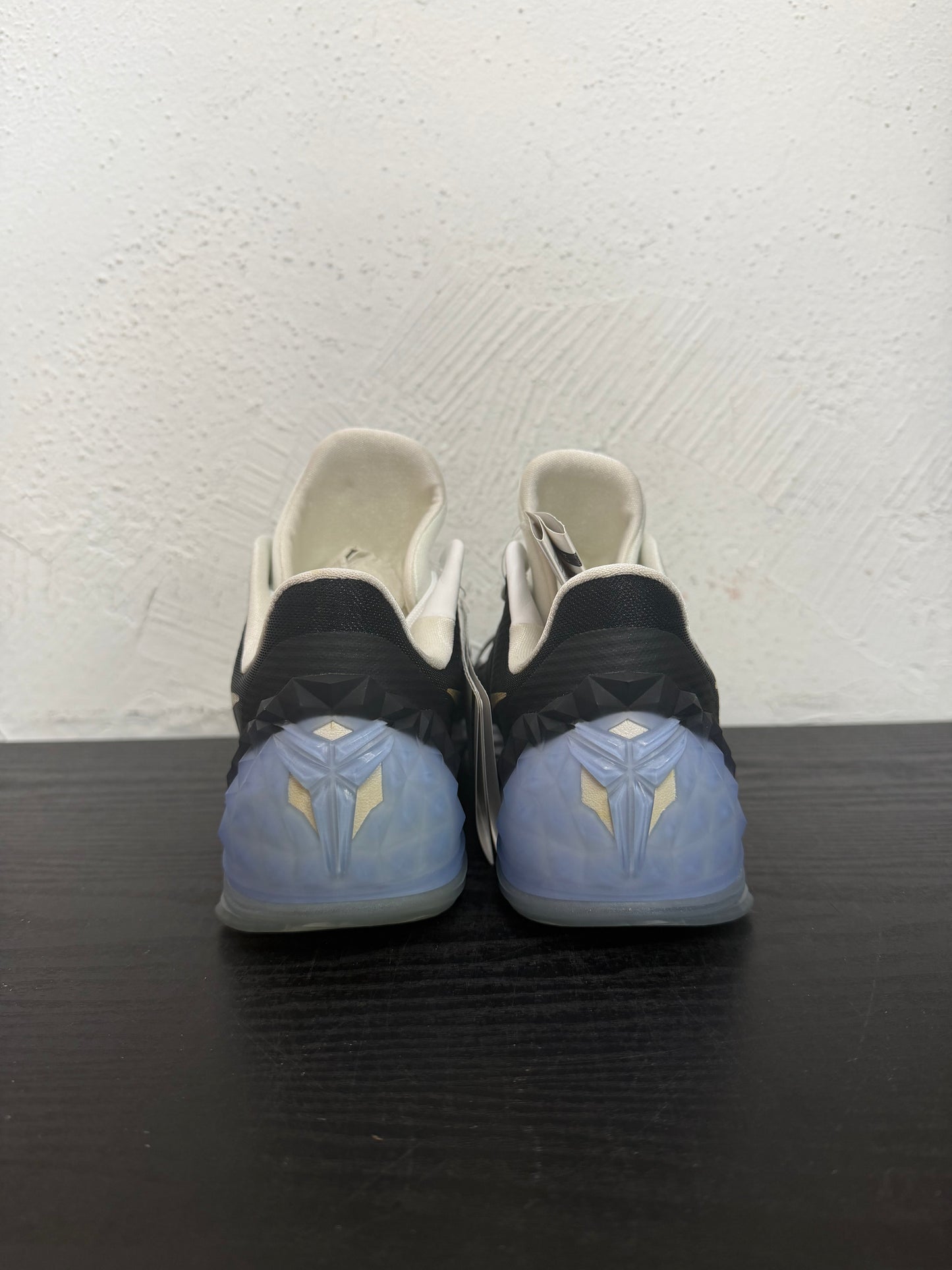 KOBE 5 ZOOM VENOMENON 5 BLACK METALLIC GOLD