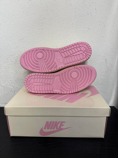 JORDAN 1 LOW TRAVIS SCOTT SHY PINK