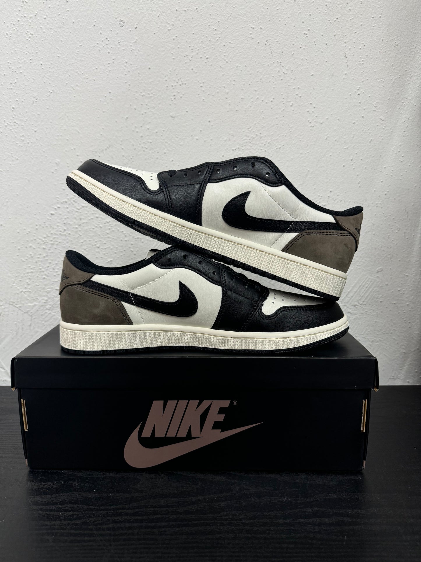 JORDAN 1 LOW MOCHA