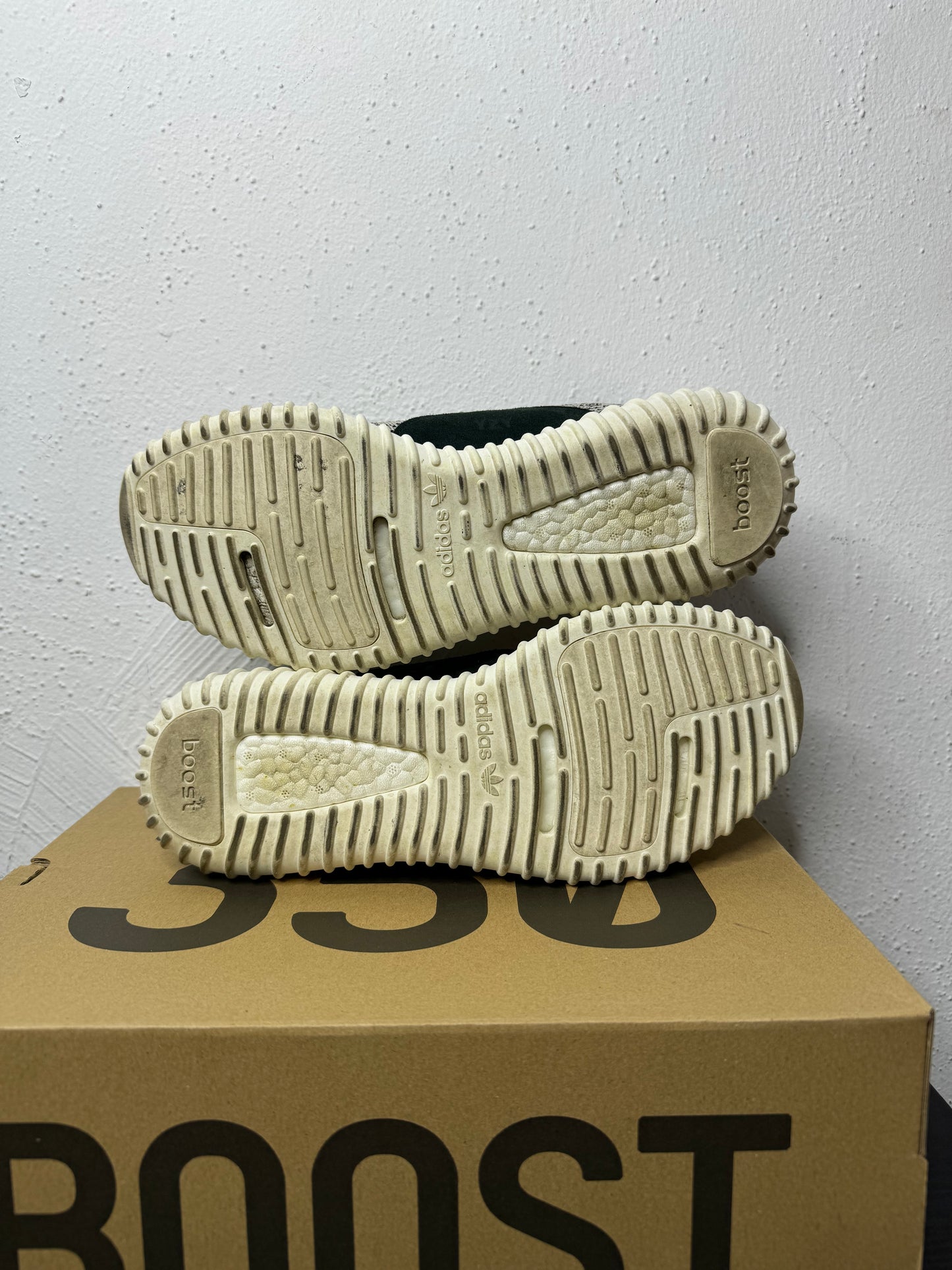 YEEZY 350 TURTLE DOVE (USED)