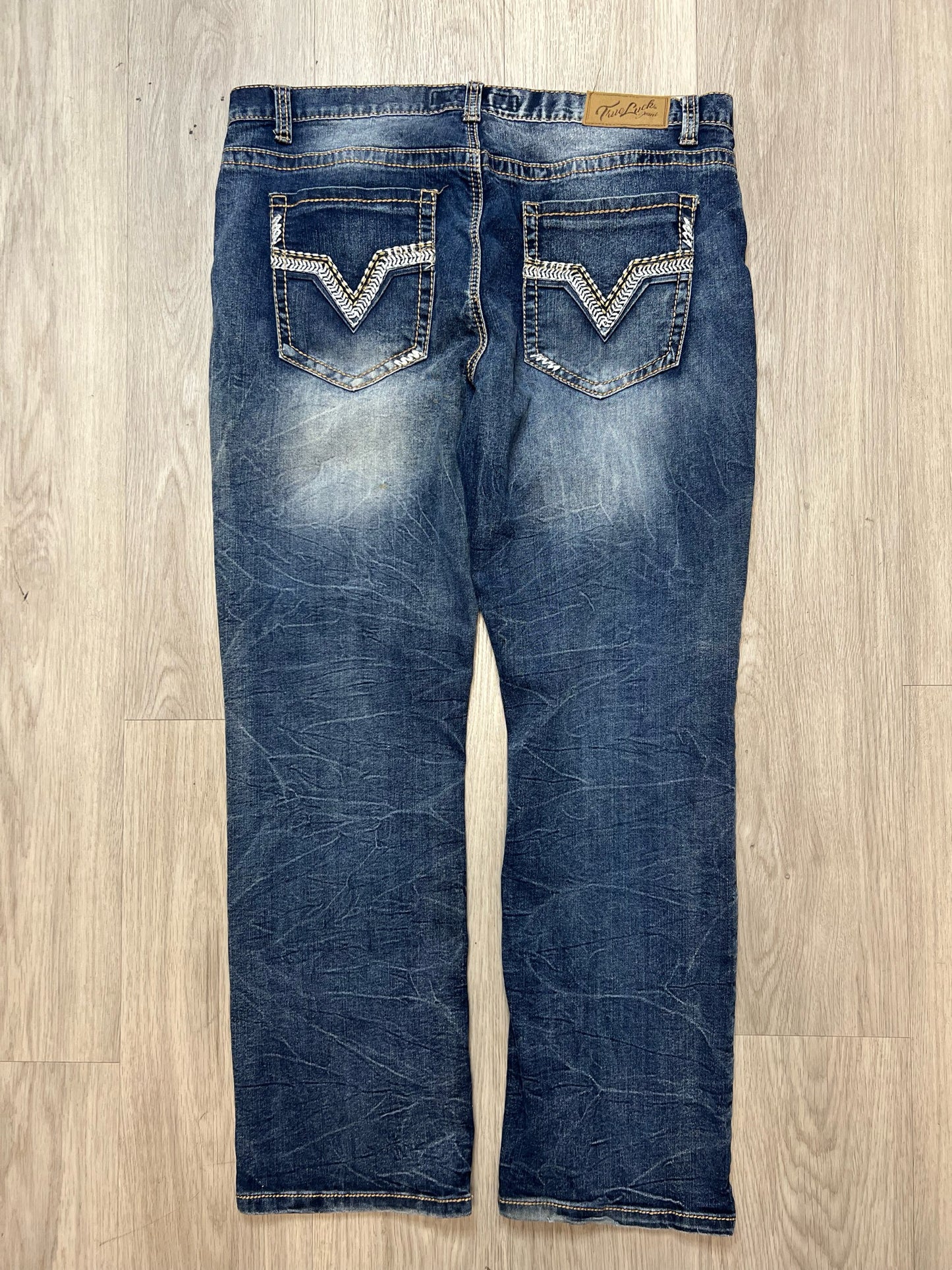 TRUE LUCK BLUE JEANS SIZE: 38X32