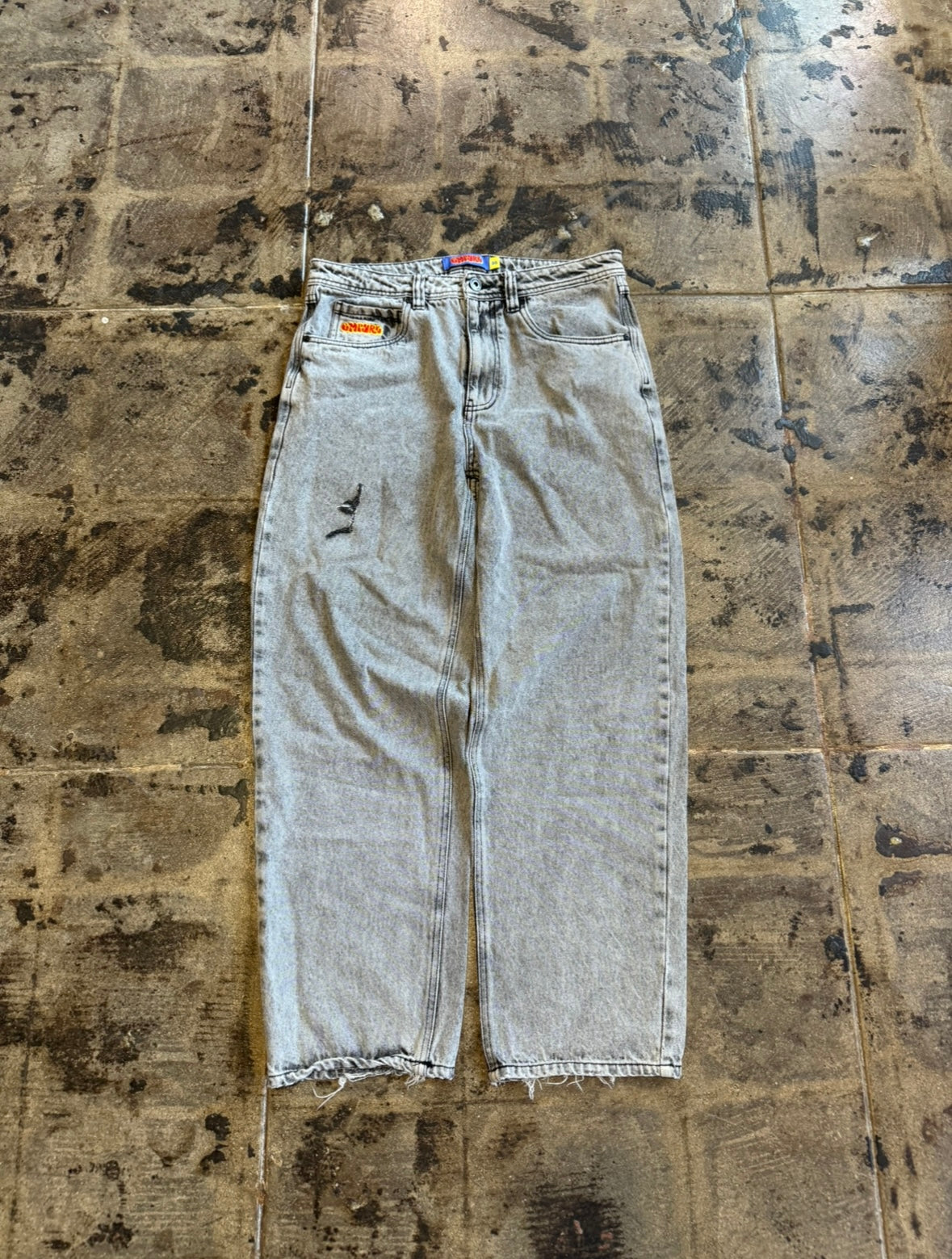 EMPYRE GREY JEANS
