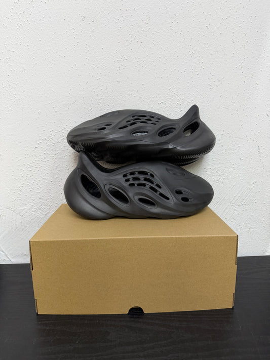 YEEZY FOAM RUNNER ONYX