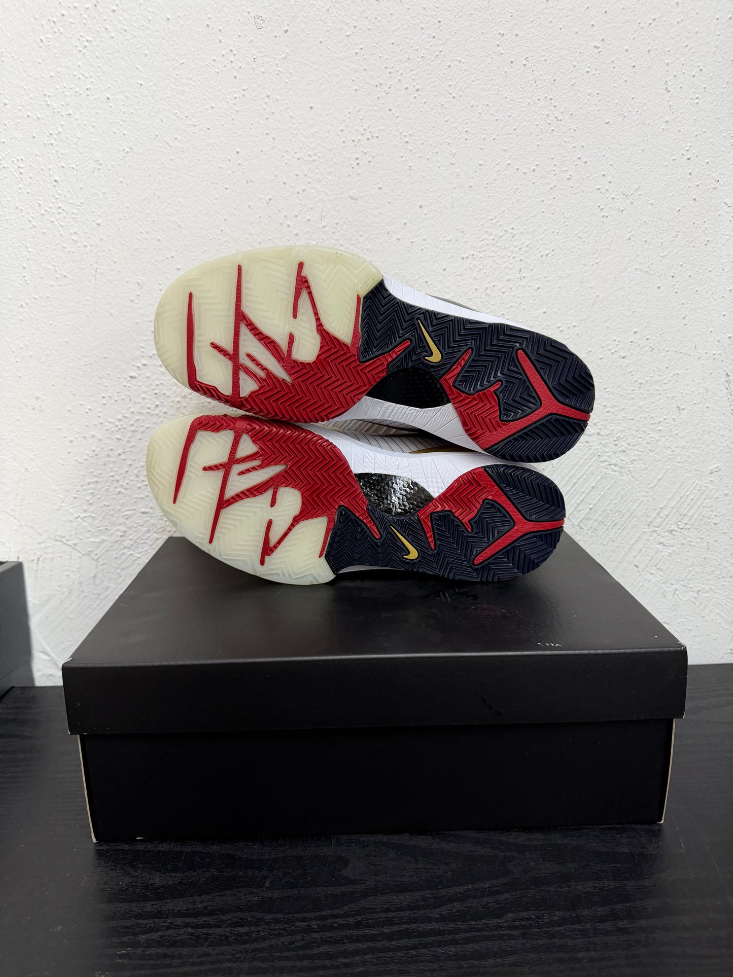 KOBE 4 PROTRO GOLD MEDAL