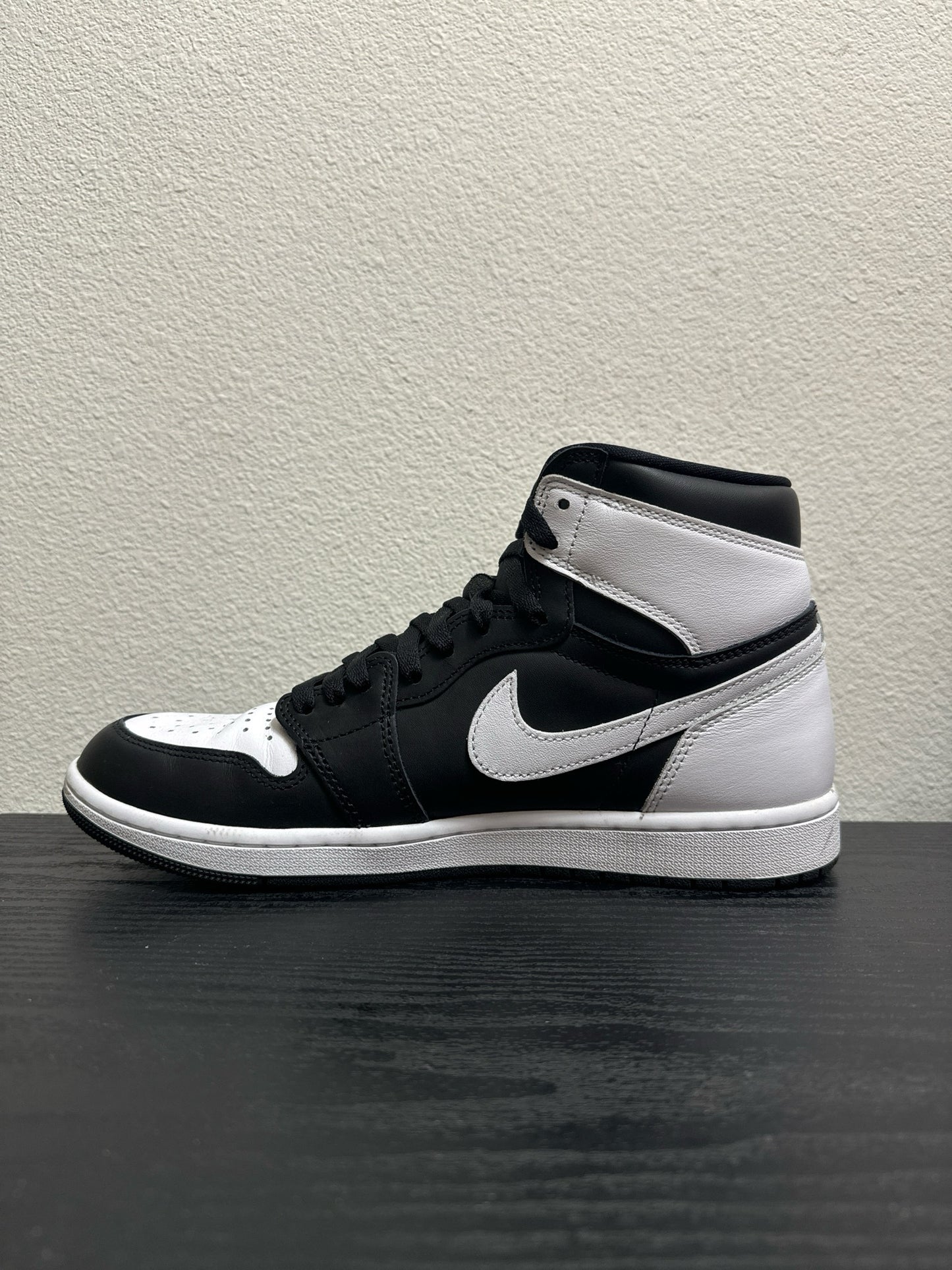 JORDAN 1 BLK/WHT (USED) / 10.5