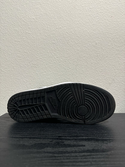 JORDAN 1 BLK/WHT (USED) / 10.5