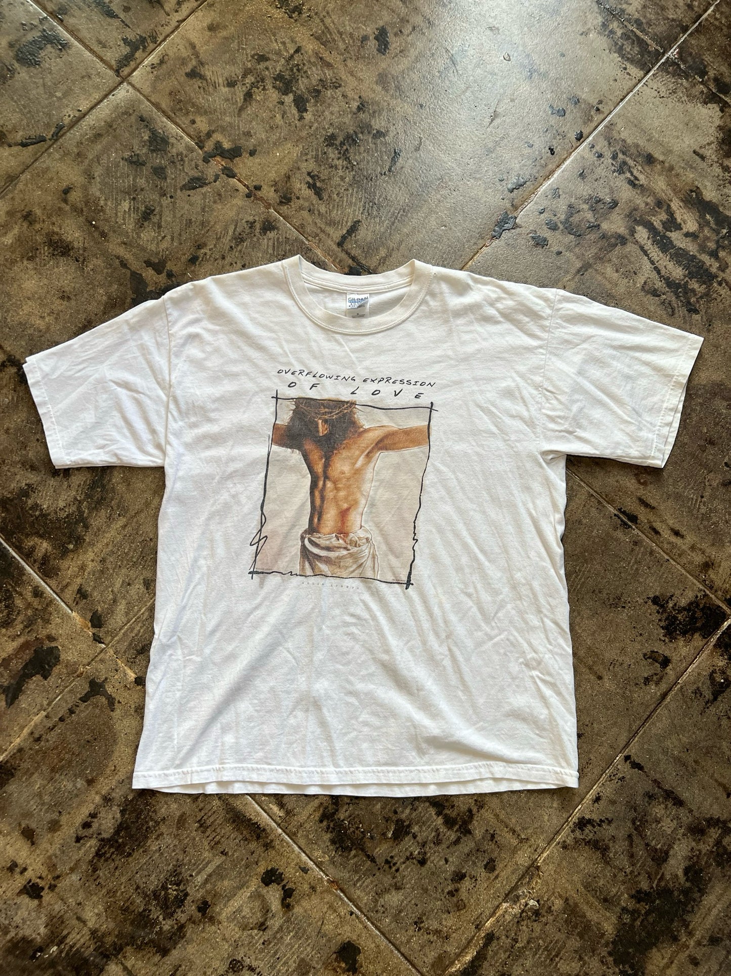 JESUS EXPRESSION OF LOVE TEE SIZE:XL
