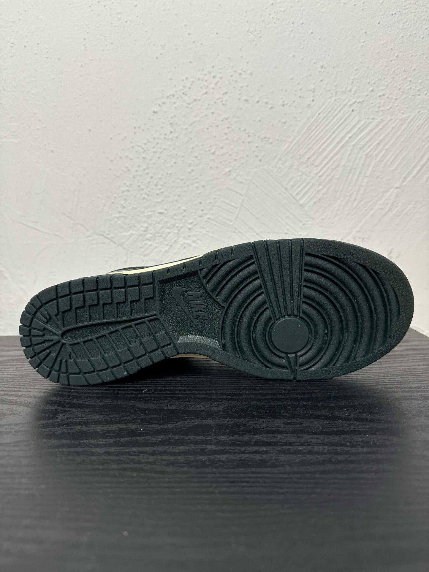 DUNK LOW VINTAGE GREEN