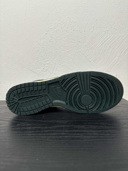 DUNK LOW VINTAGE GREEN
