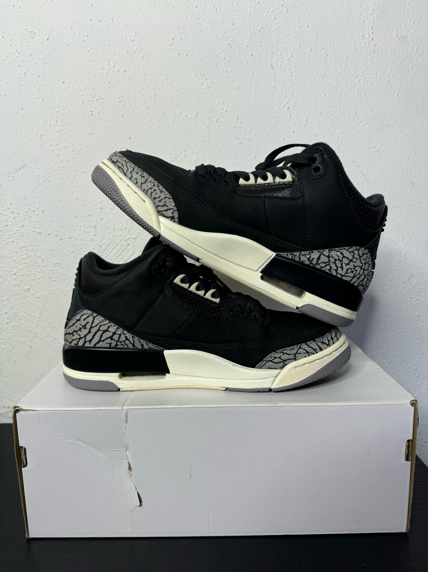 JORDAN 3 OFF NIOR (USED) / 8