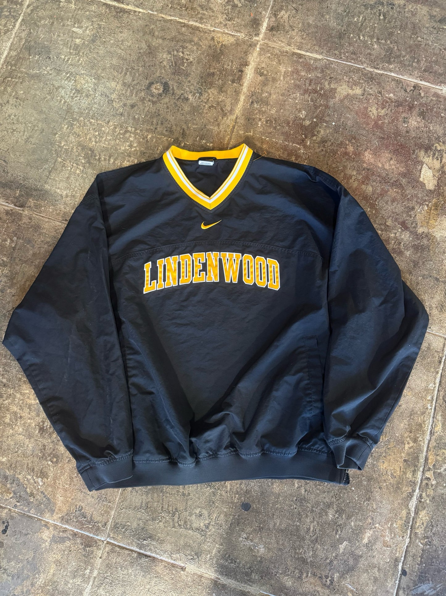 LINDENWOOD NIKE WINDBREAKER SIZE: XXL