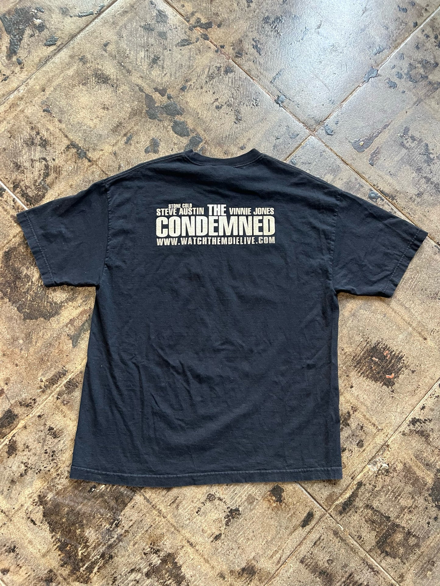 STONE COLD 10 PEOPLE FIGHT TEE SIZE: XL